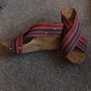 Multicolored woven strap wedges